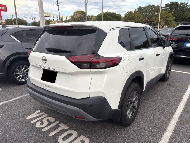 Used 2023 Nissan Rogue S FWD image 8