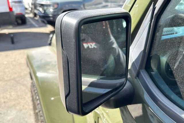 Used 2023 Jeep Gladiator Willys image 7