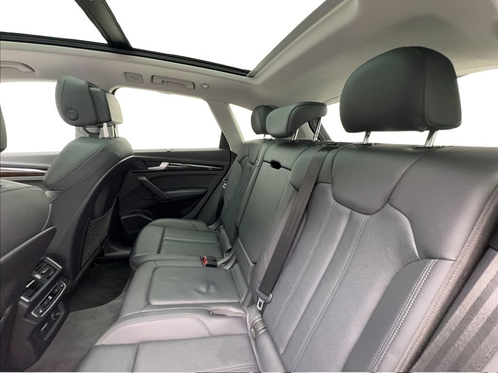 Used 2019 Audi Q5 Prestige w/ Prestige Package AWD/4WD image 24