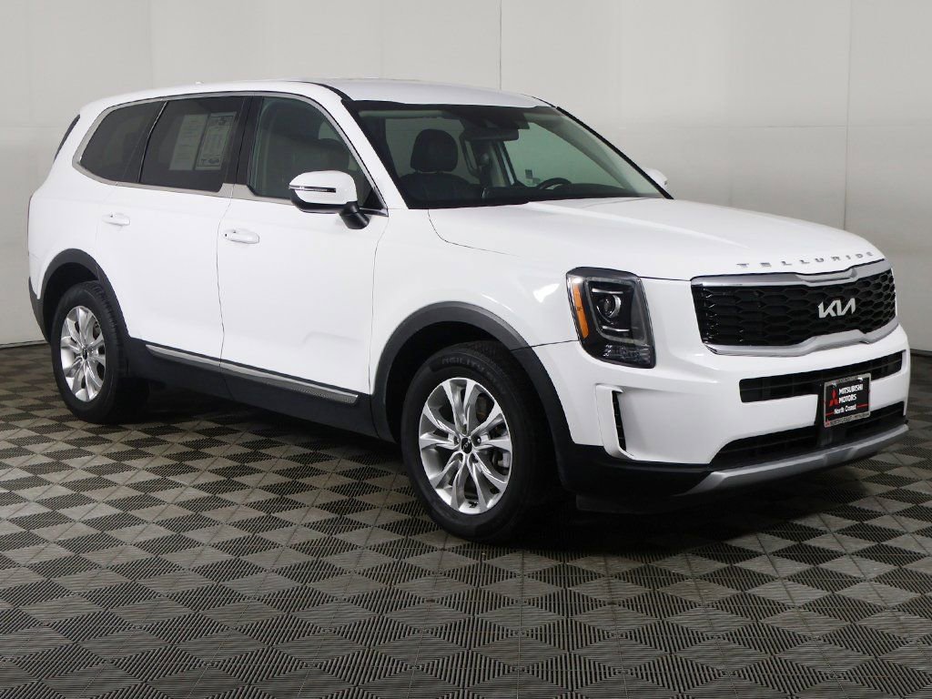 Used 2022 Kia Telluride LX image 2
