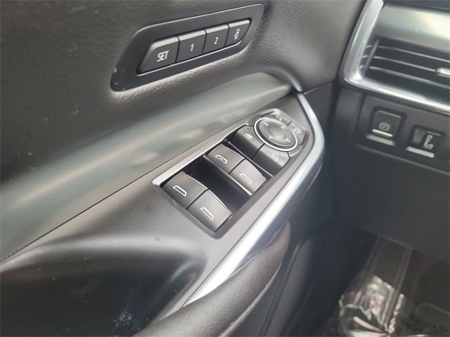 Used 2022 Cadillac XT4 Premium Luxury w/ Safety Alert Package image 30