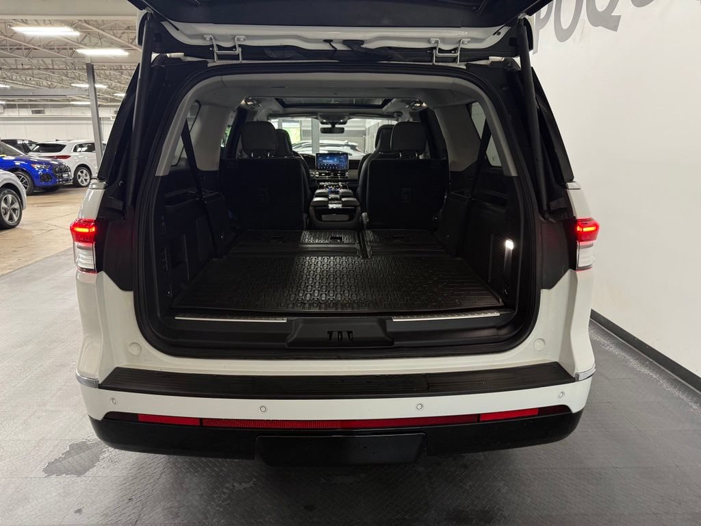 Used 2022 Lincoln Navigator L Black Label AWD/4WD image 17