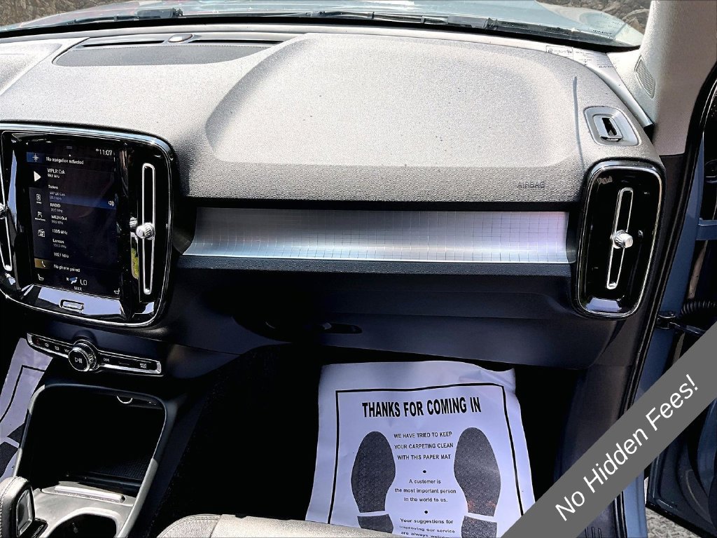 Used 2021 Volvo XC40 T4 Momentum FWD image 15