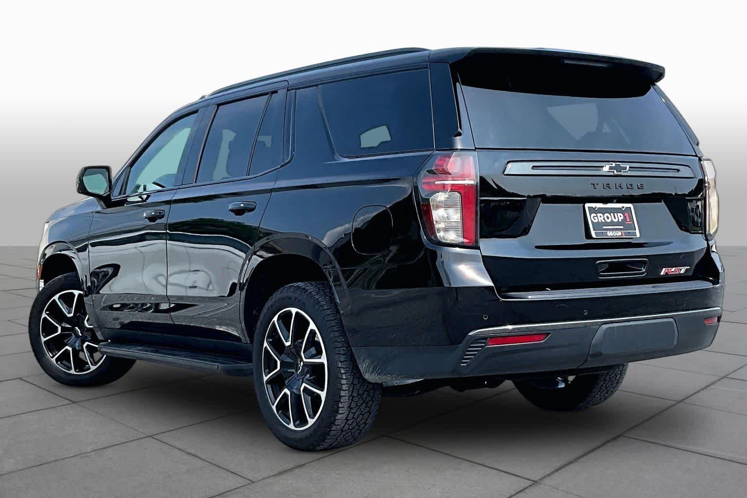 Used 2022 Chevrolet Tahoe RST w/ Luxury Package AWD/4WD image 12
