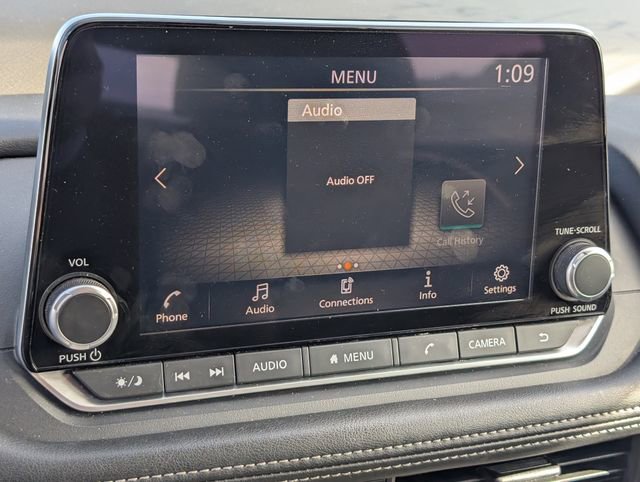 Used 2024 Nissan Rogue S image 23