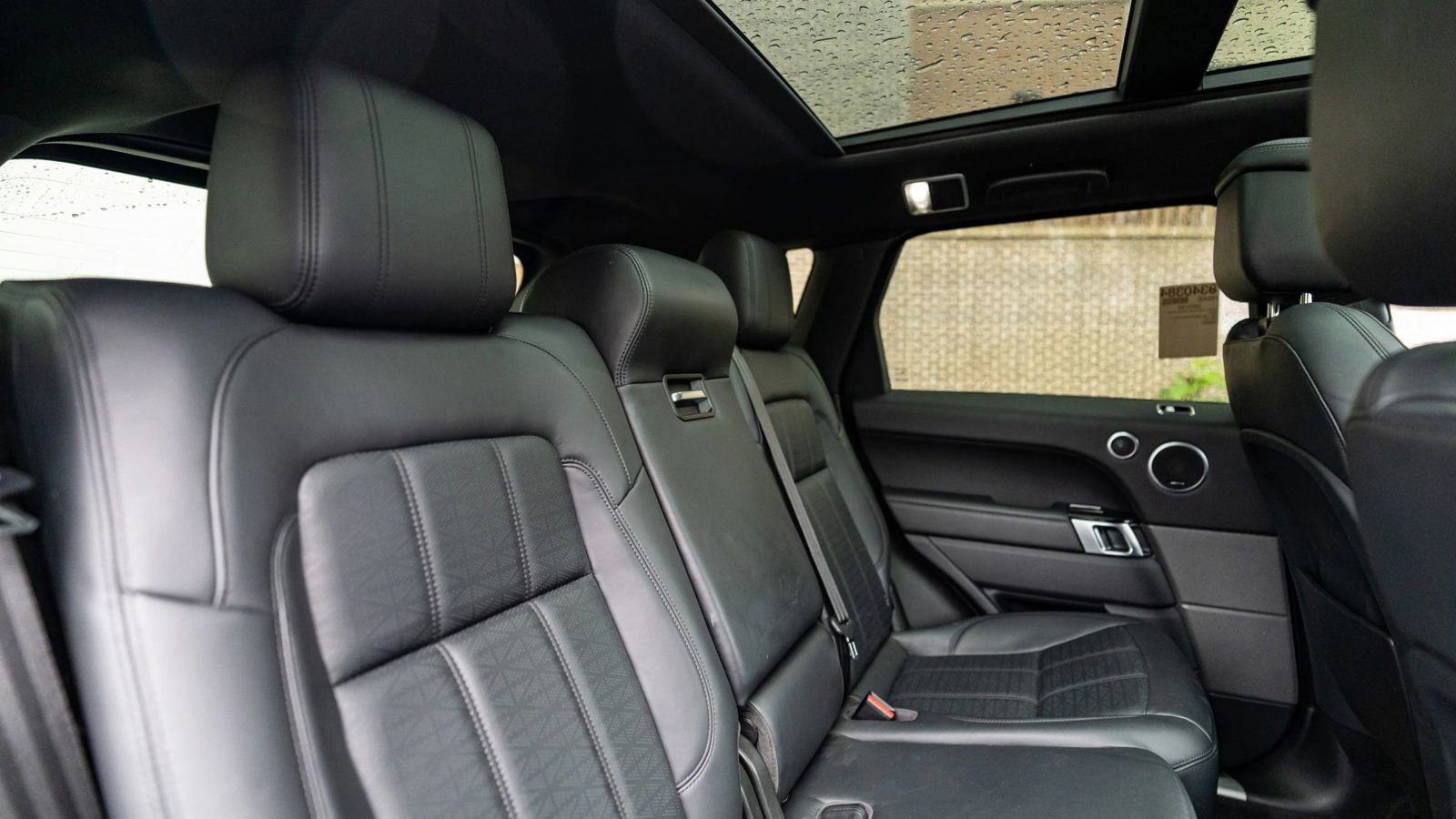 Used 2019 Land Rover Range Rover Sport HSE Dynamic AWD/4WD image 16
