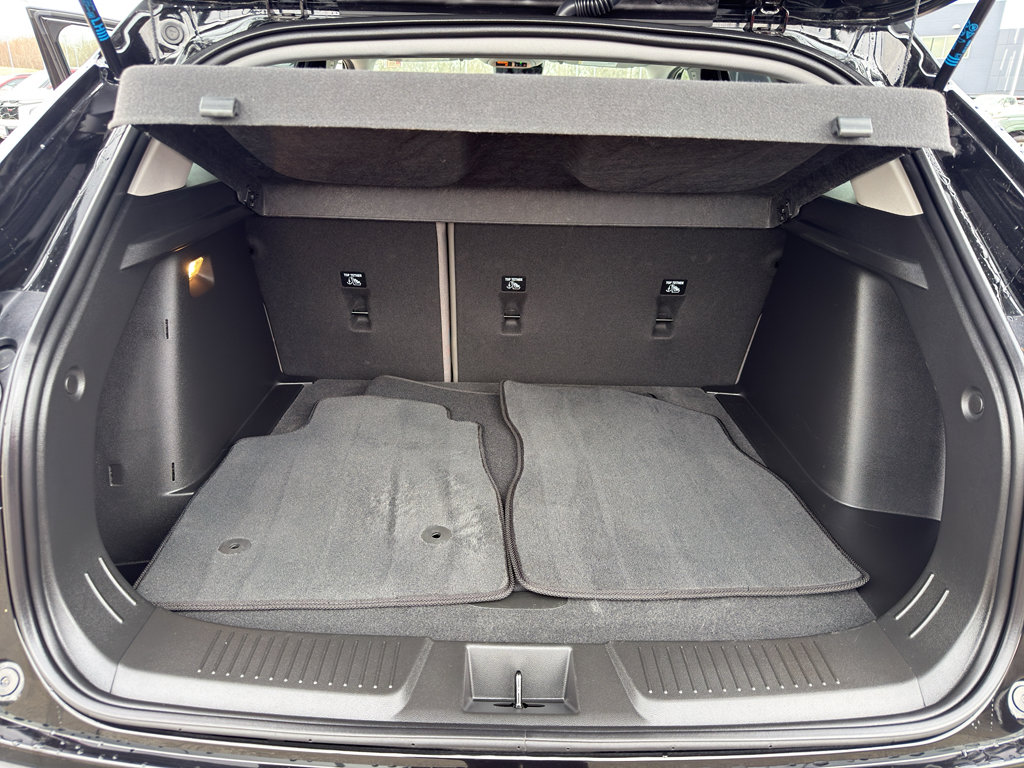 Used 2025 Chevrolet Trax ACTIV w/ Driver Confidence Package image 35