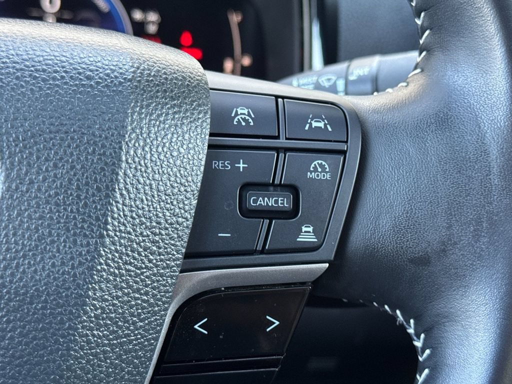 Used 2025 Toyota Camry SE w/ Convenience Package FWD image 31