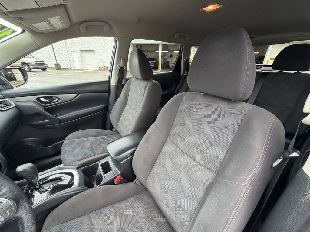 Used 2016 Nissan Rogue SV AWD/4WD image 7
