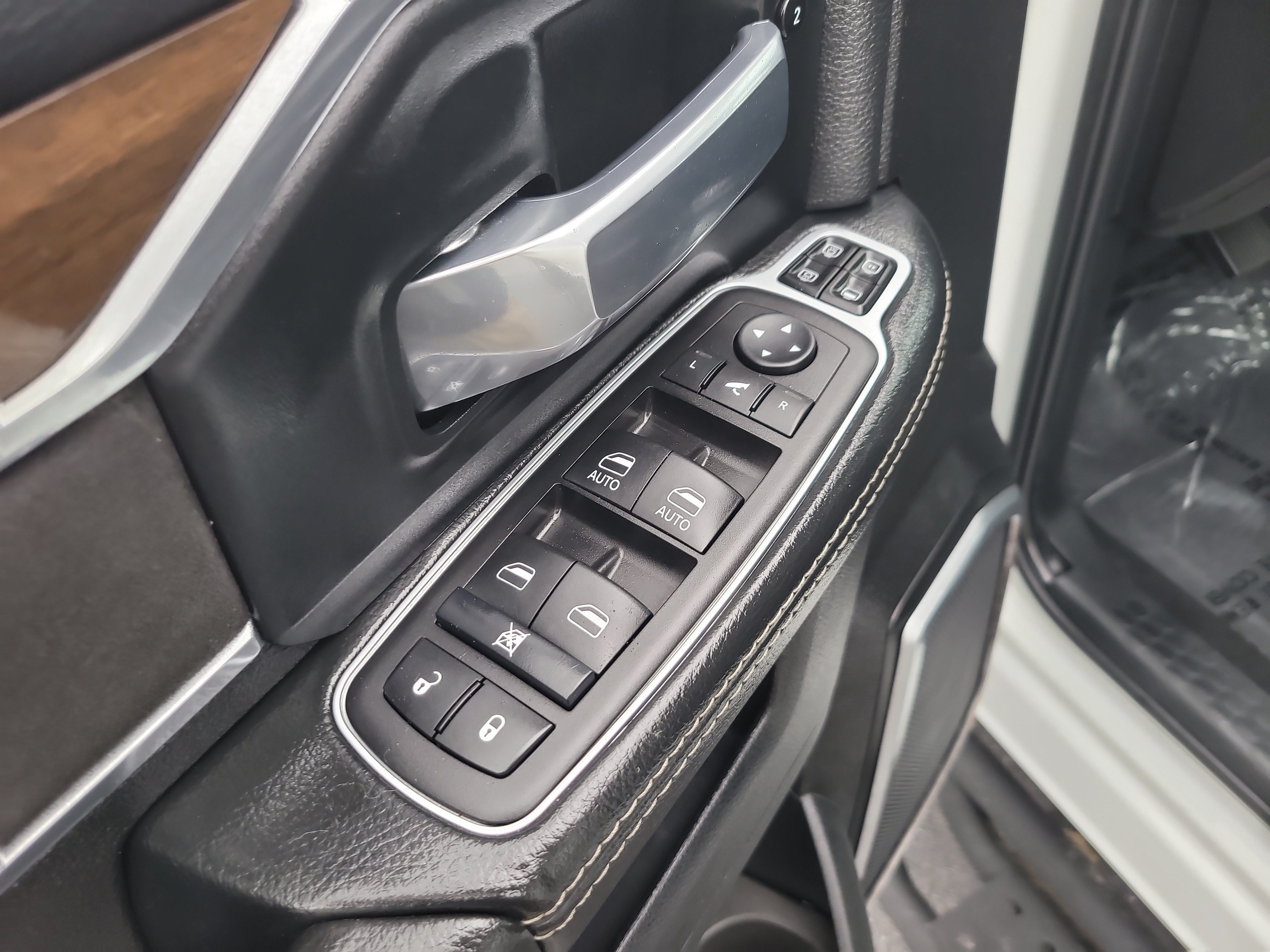 Used 2024 RAM 2500 Laramie AWD/4WD image 17