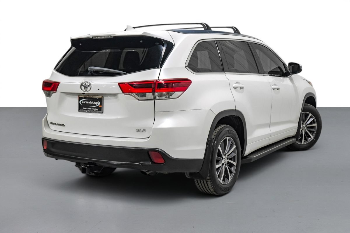 Used 2018 Toyota Highlander XLE FWD image 6