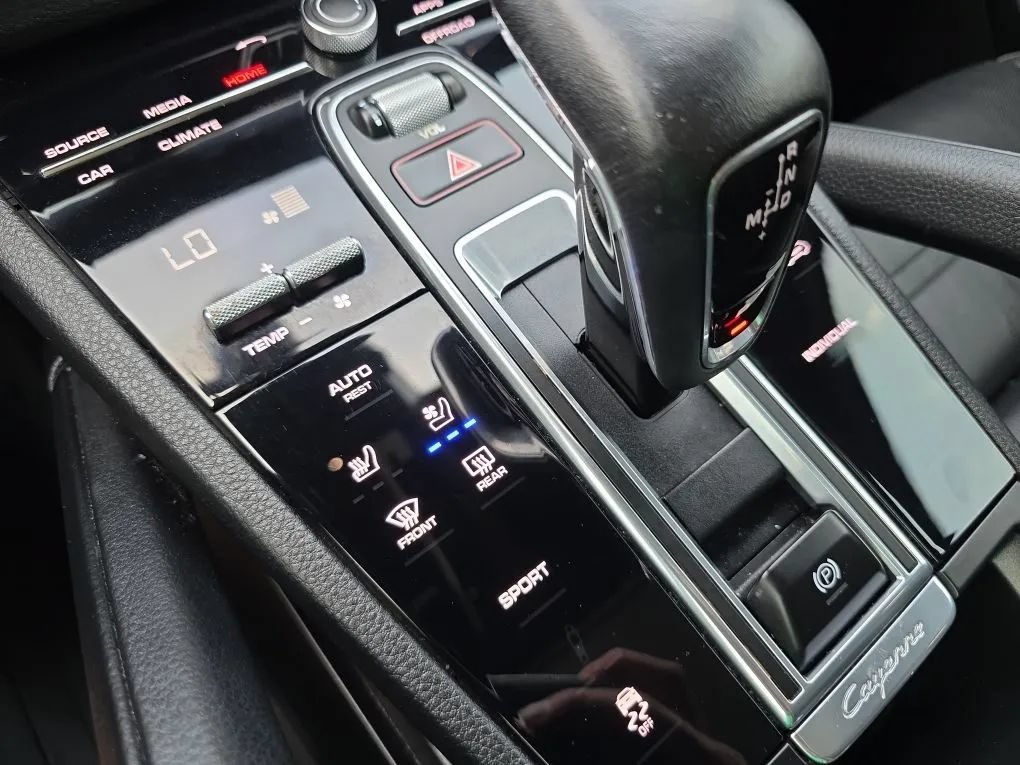 Used 2020 Porsche Cayenne AWD/4WD image 37