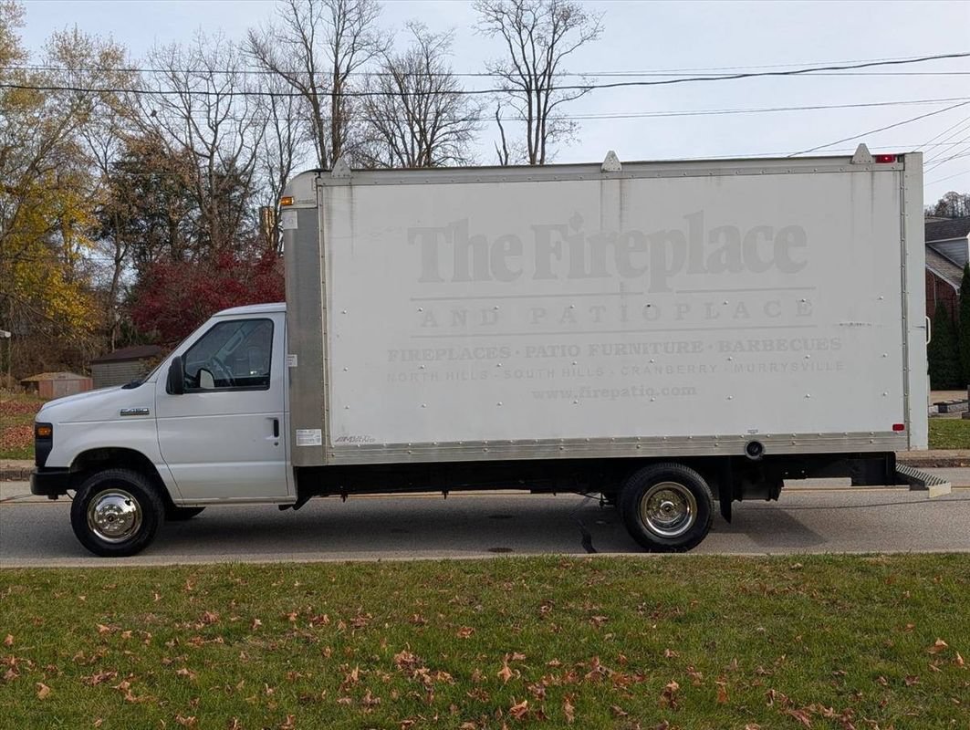 Used 2017 Ford E-450 and Econoline 450 Super Duty RWD image 10