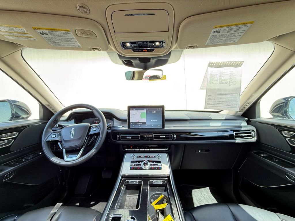 Used 2023 Lincoln Aviator 2WD w/ Premium Package image 5