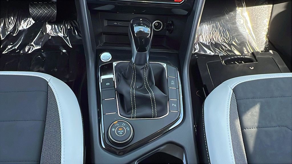 New 2026 Volkswagen Taos SE image 22