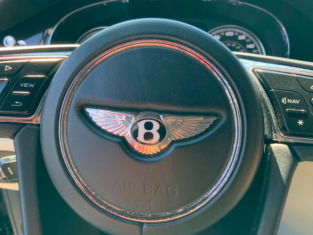 Used 2019 Bentley Bentayga AWD/4WD image 25