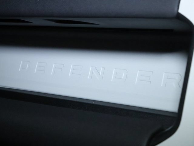 Certified 2022 Land Rover Defender 110 SE AWD/4WD image 39