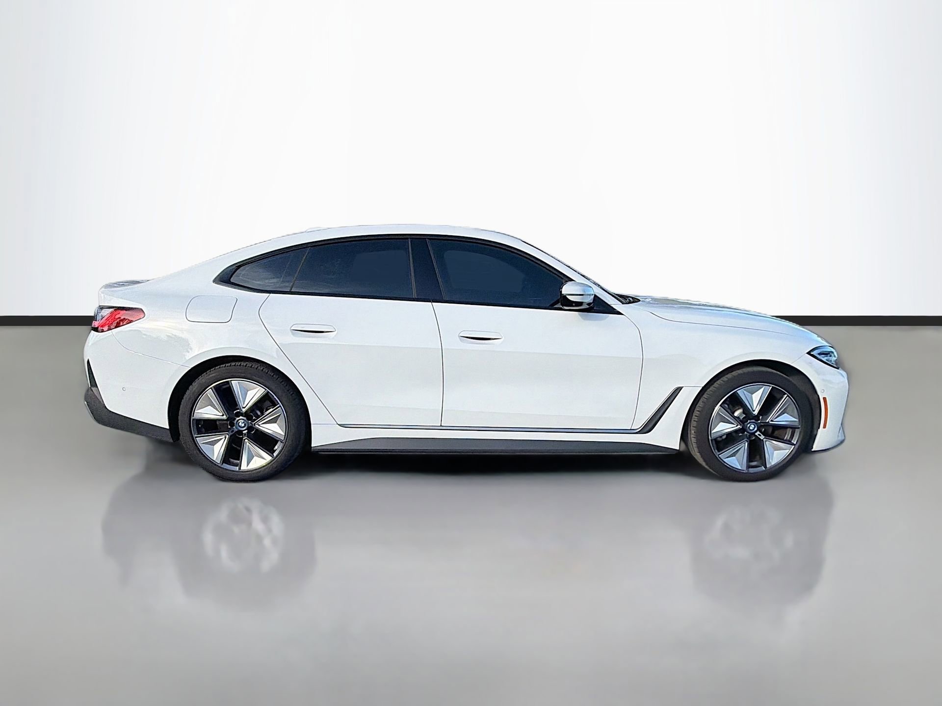 Certified 2023 BMW i4 eDrive35 image 3