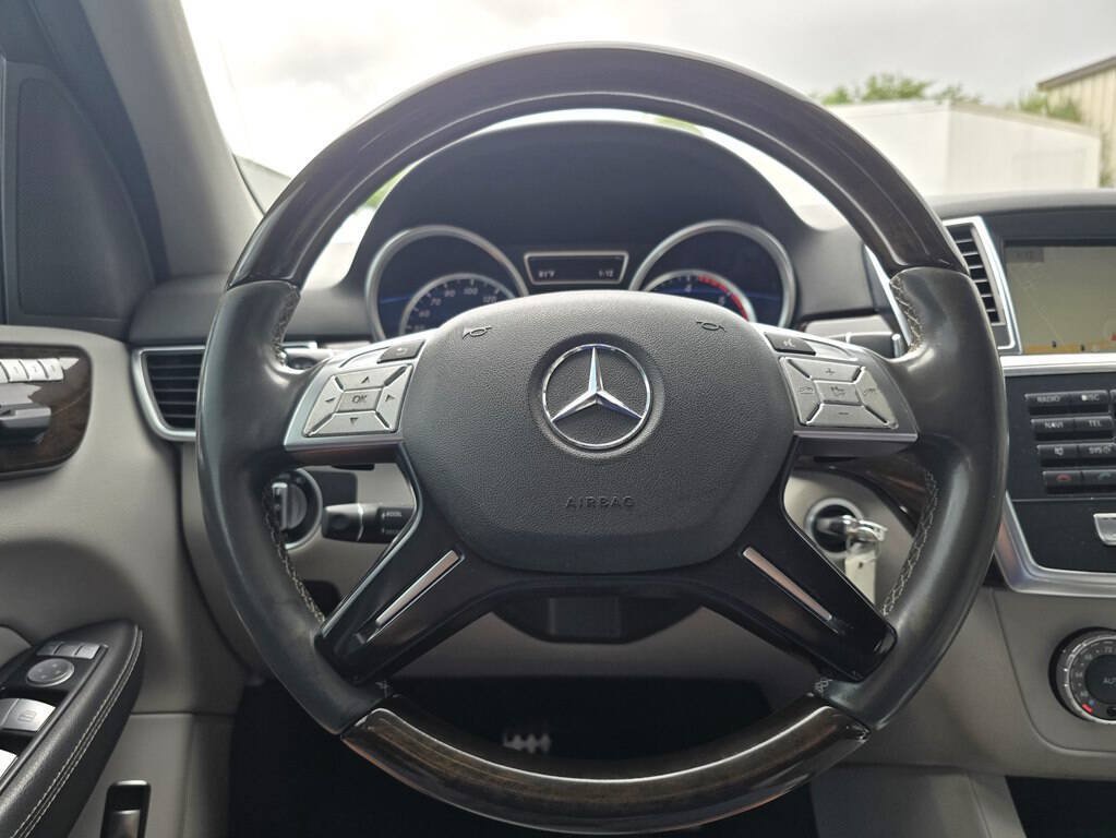 Used 2015 Mercedes-Benz ML 250 BlueTEC 4MATIC image 18