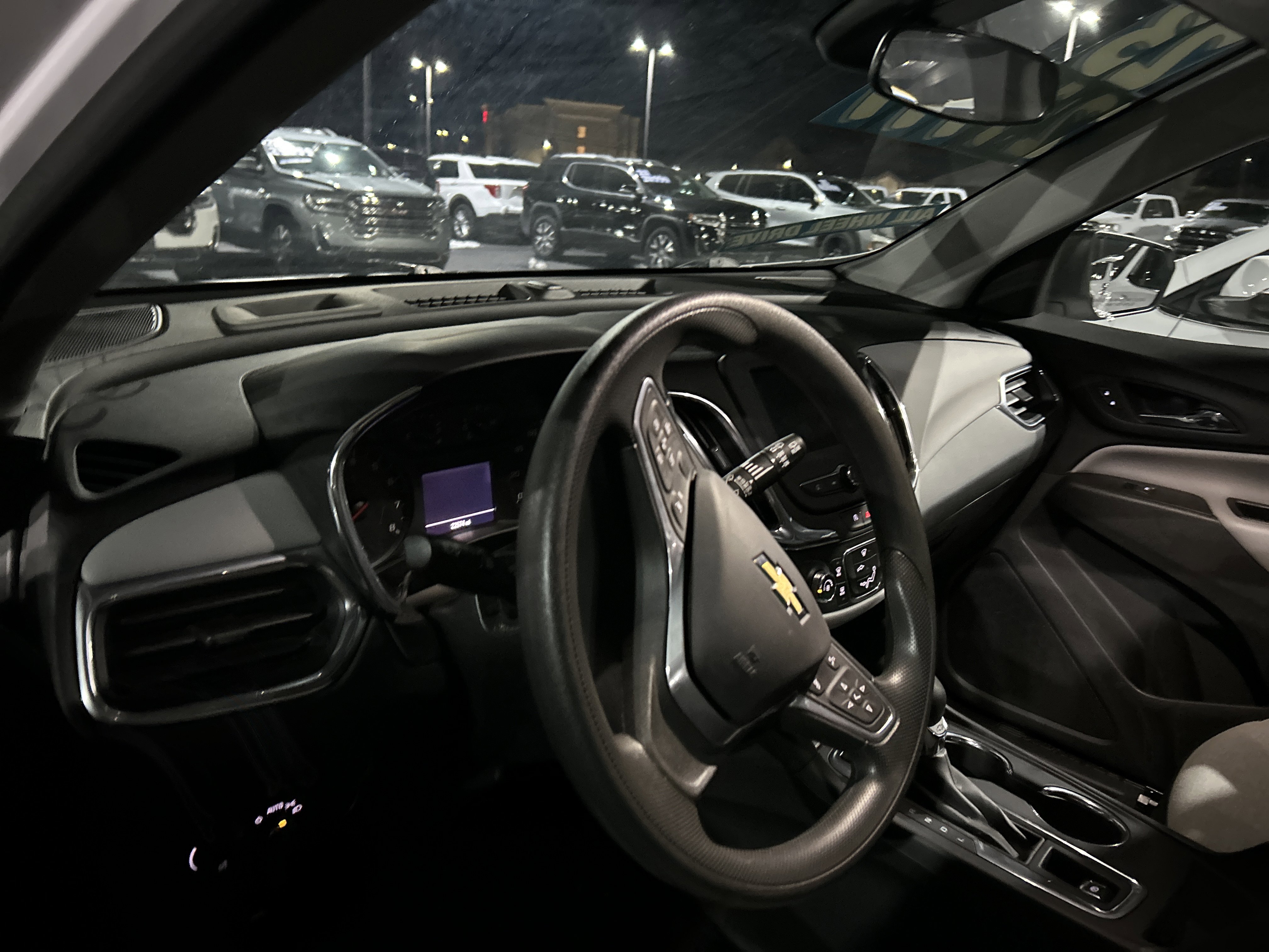 Used 2023 Chevrolet Equinox LS image 13