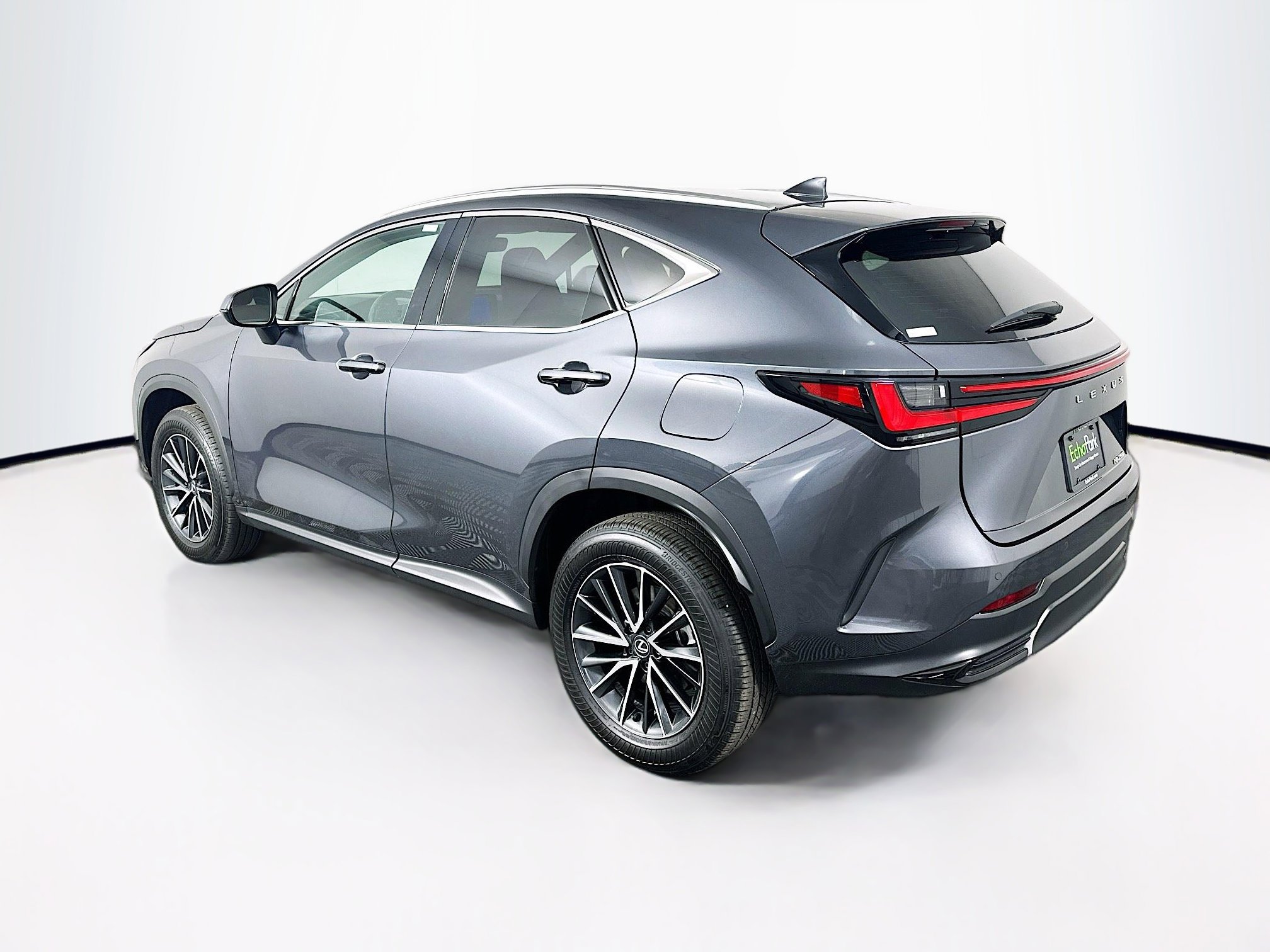 Used 2025 Lexus NX 250 FWD w/ Cold Area Package image 5