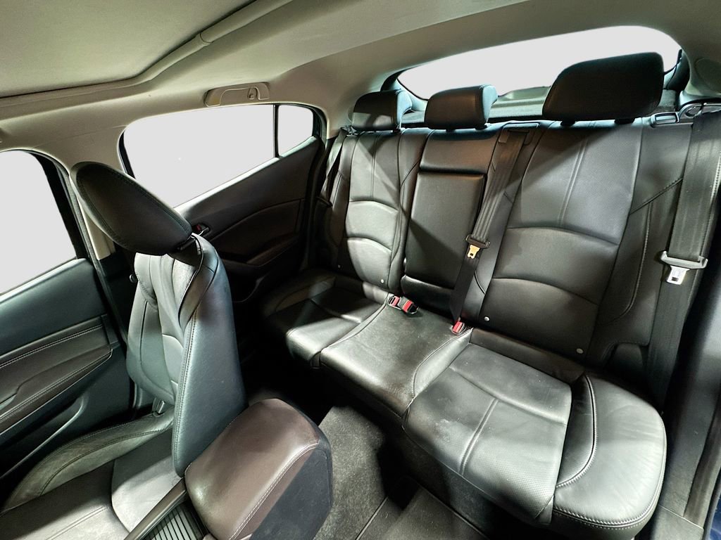 Used 2018 MAZDA MAZDA3 Grand Touring w/ Premium Equipment Package image 13