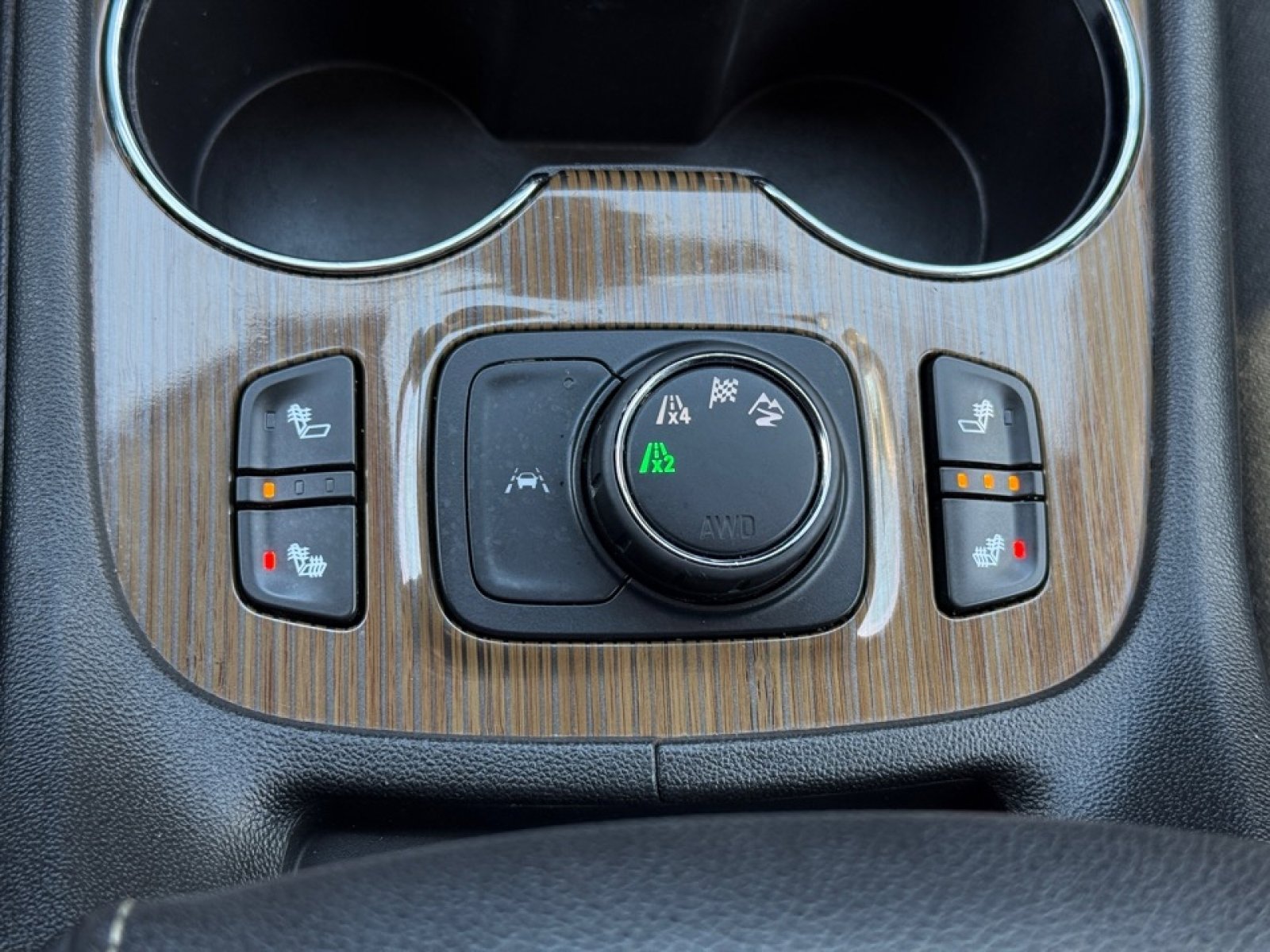 Used 2021 GMC Acadia SLE w/ GMC Pro Grade Package image 31