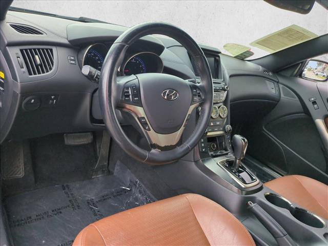 Used 2014 Hyundai Genesis 3.8 RWD image 10