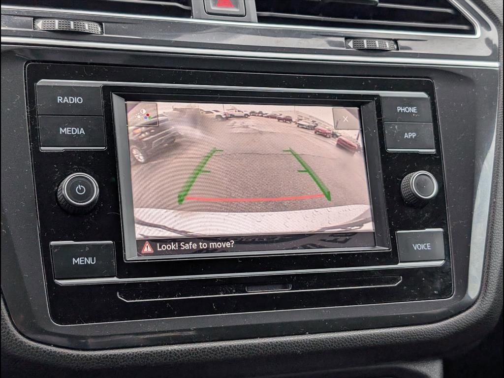 Used 2024 Volkswagen Tiguan S image 9