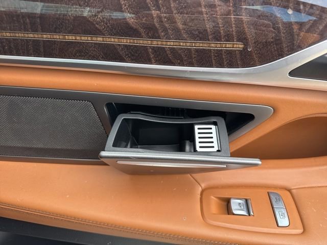 Used 2021 BMW 750i xDrive w/ M Sport Package image 43