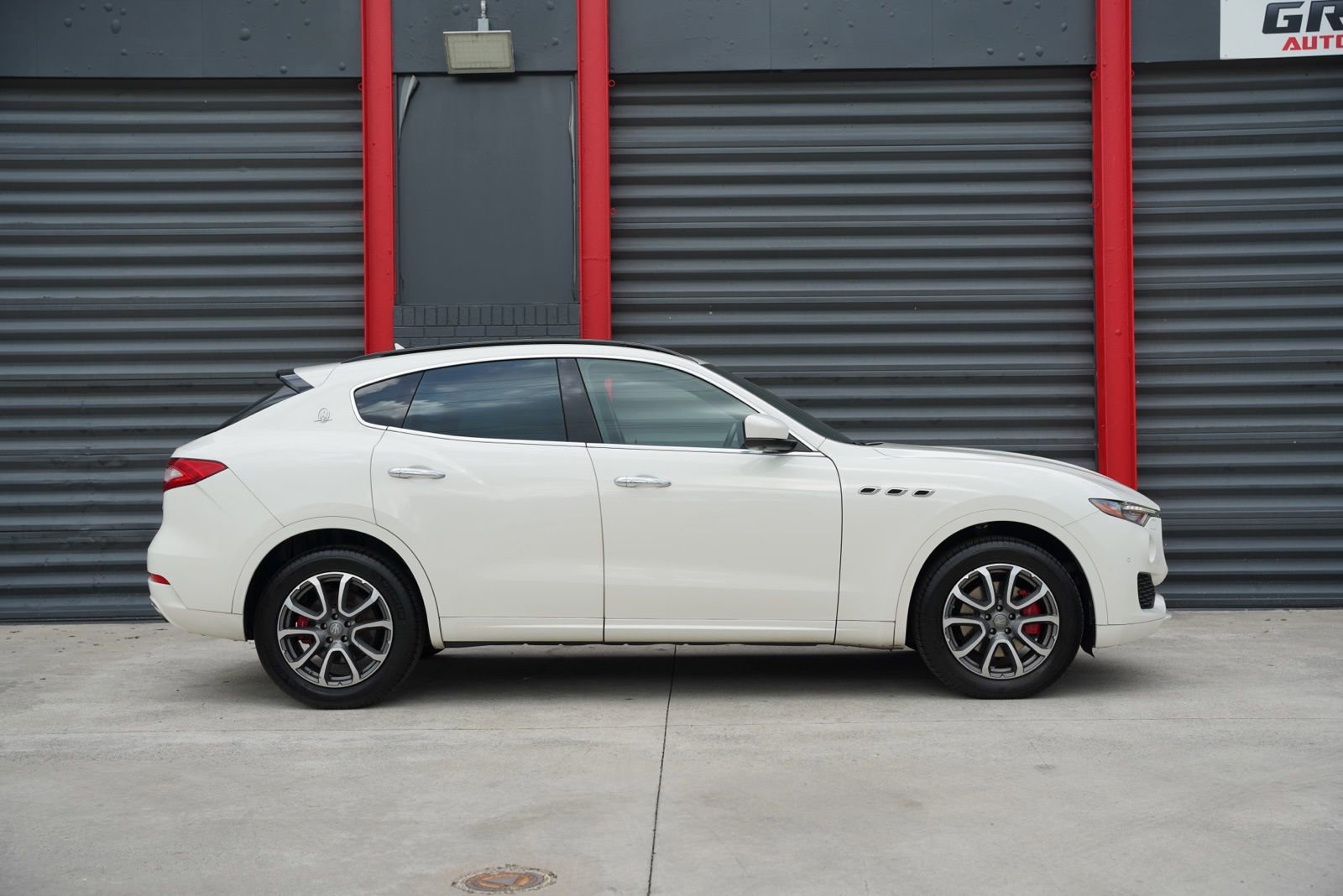 Used 2019 Maserati Levante AWD/4WD image 3