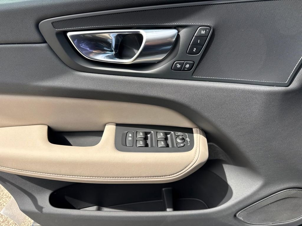 New 2026 Volvo XC60 T8 Plus w/ Protection Package Premier AWD/4WD image 16