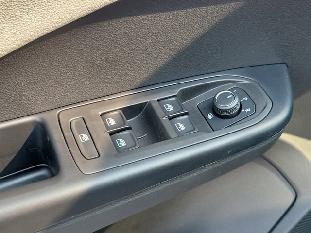 New 2025 Volkswagen Taos S image 18