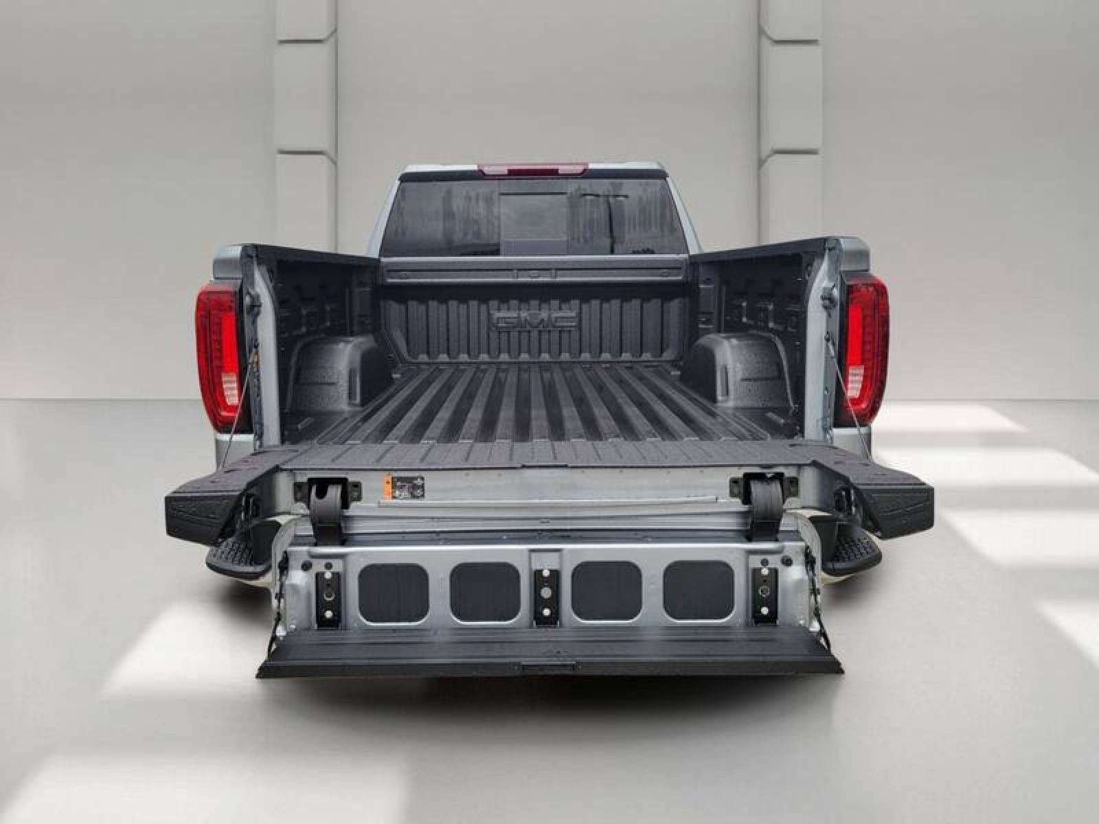 New 2026 GMC Sierra 1500 SLT w/ SLT Premium Plus Package AWD/4WD image 6
