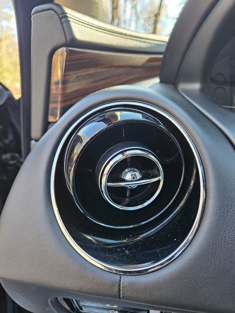 Used 2013 Jaguar XJ L Portfolio image 16