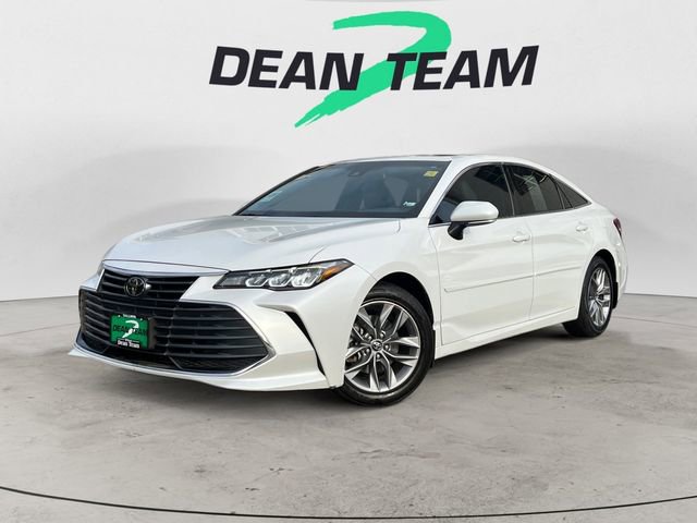 Used 2019 Toyota Avalon XLE image 3