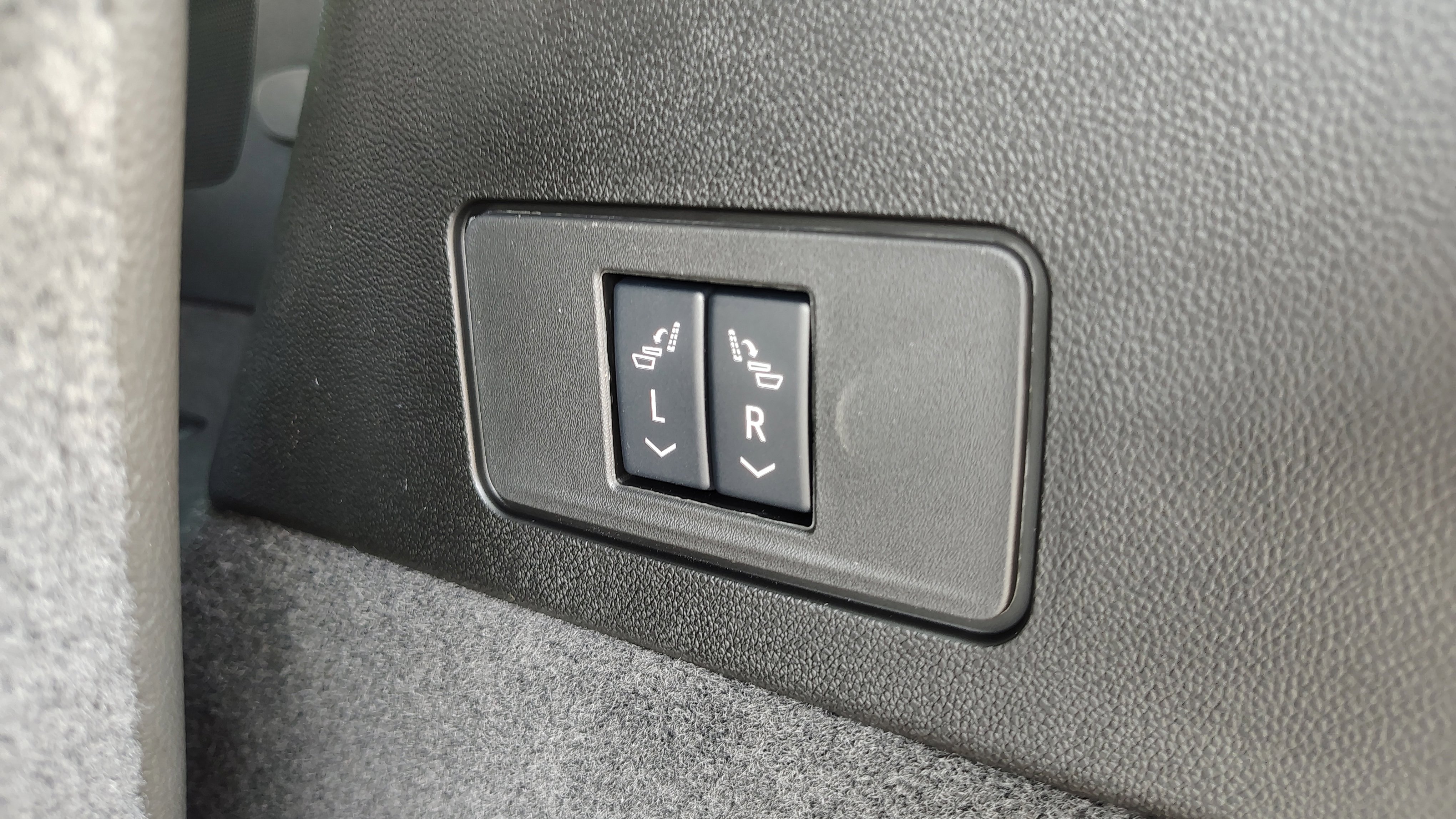 New 2025 Cadillac XT6 Luxury image 43