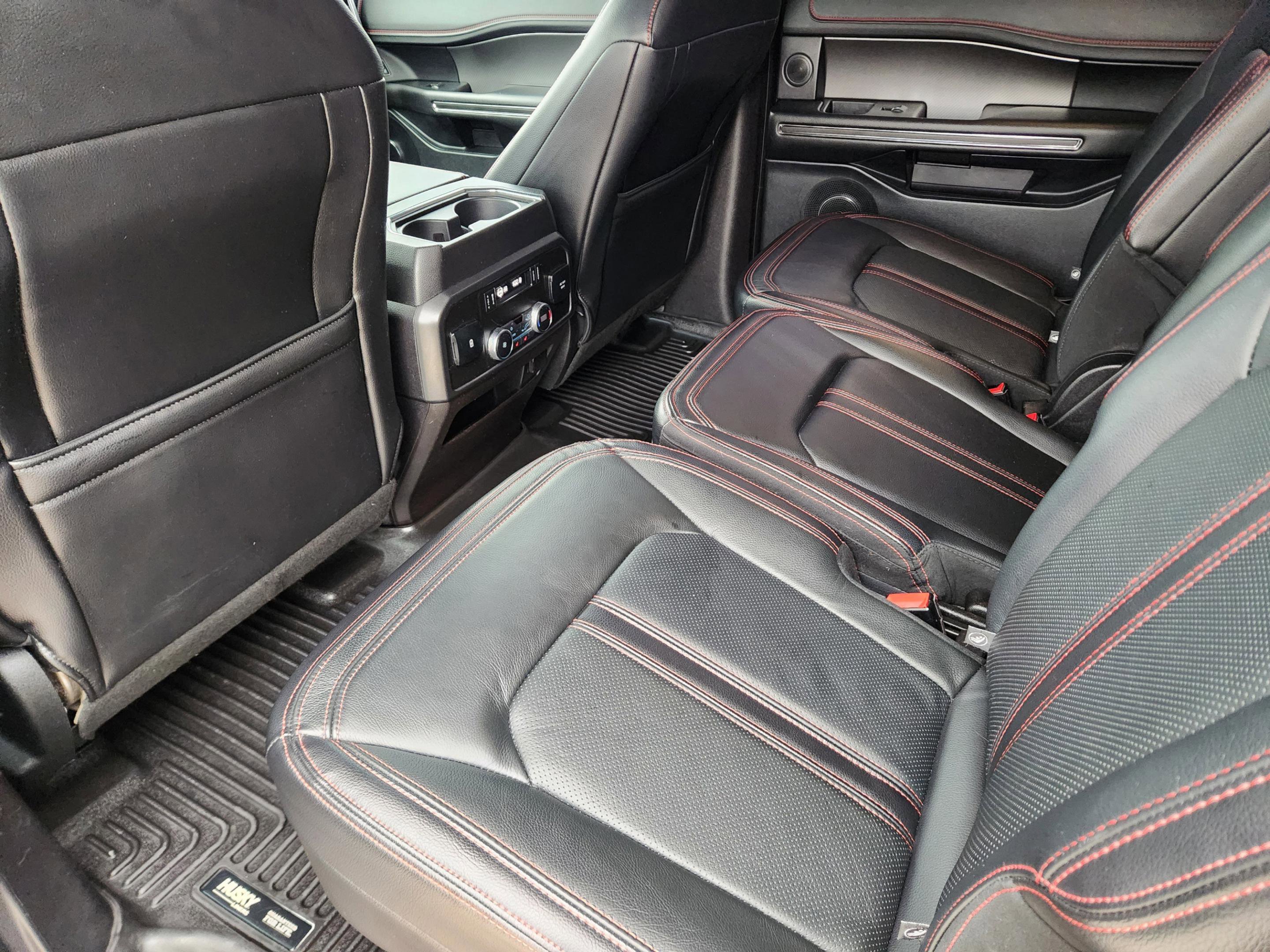 Used 2019 Ford Expedition Limited w/ Equipment Group 303A AWD/4WD image 27