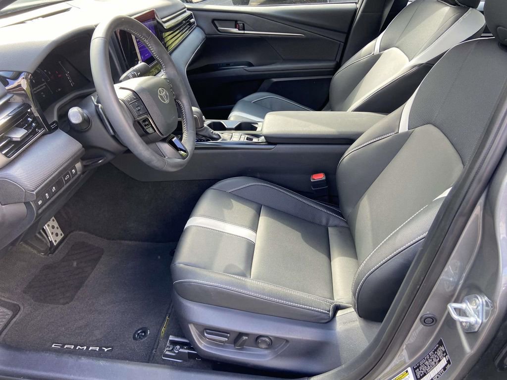 Used 2025 Toyota Camry SE w/ Convenience Package FWD image 18