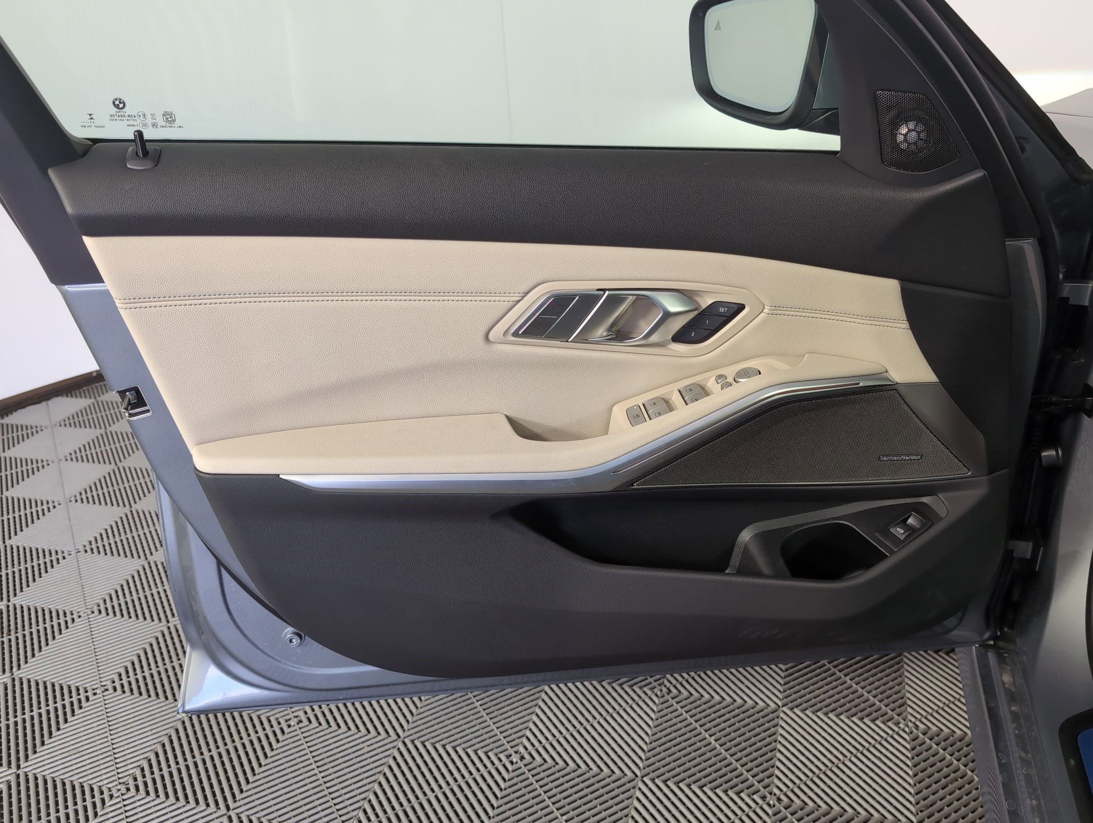 Used 2026 BMW 330i Sedan w/ Premium Package image 10