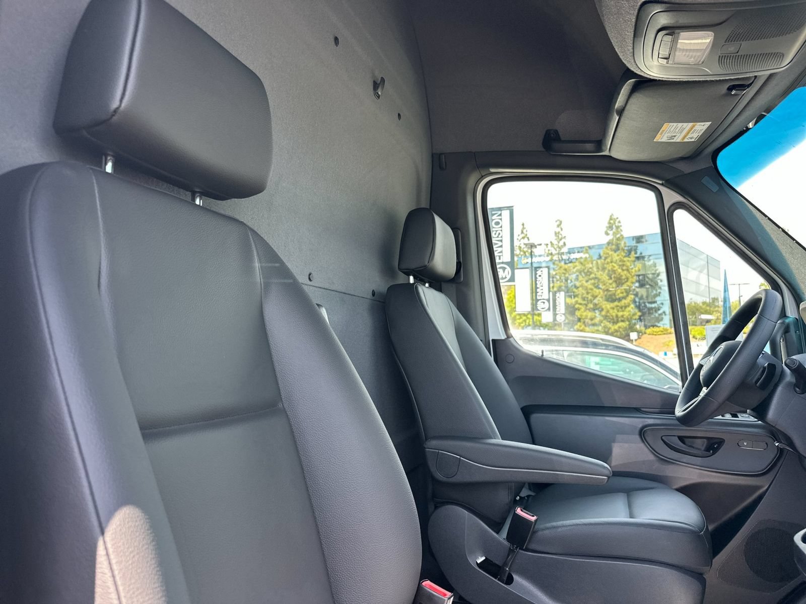 New 2025 Mercedes-Benz eSprinter 170 Cargo image 18