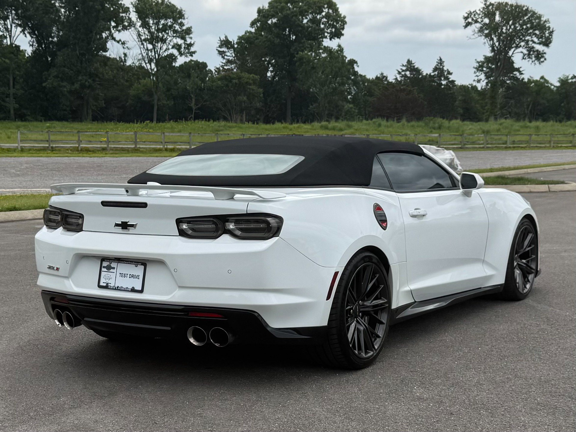 Used 2020 Chevrolet Camaro ZL1 RWD image 12