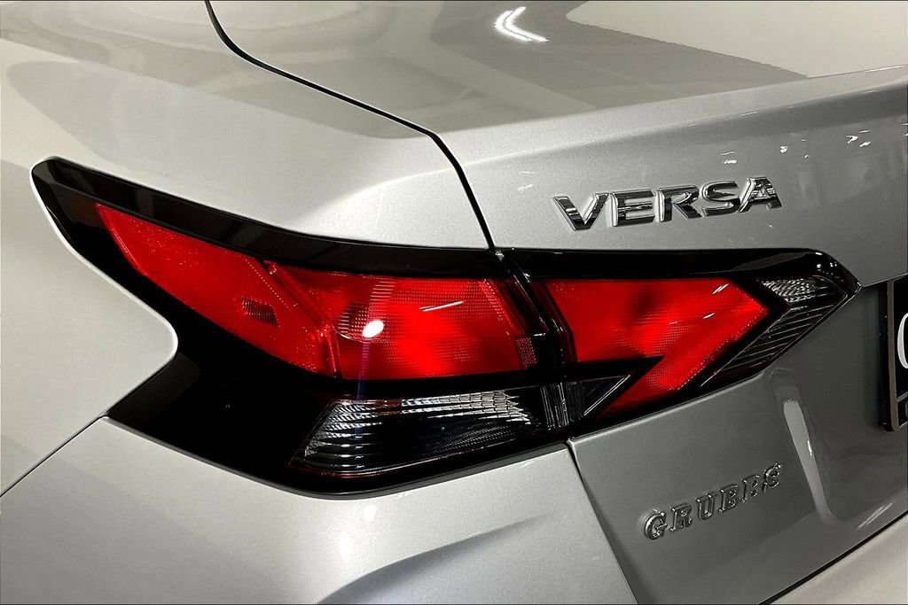 Used 2024 Nissan Versa S w/ Trunk Package image 40