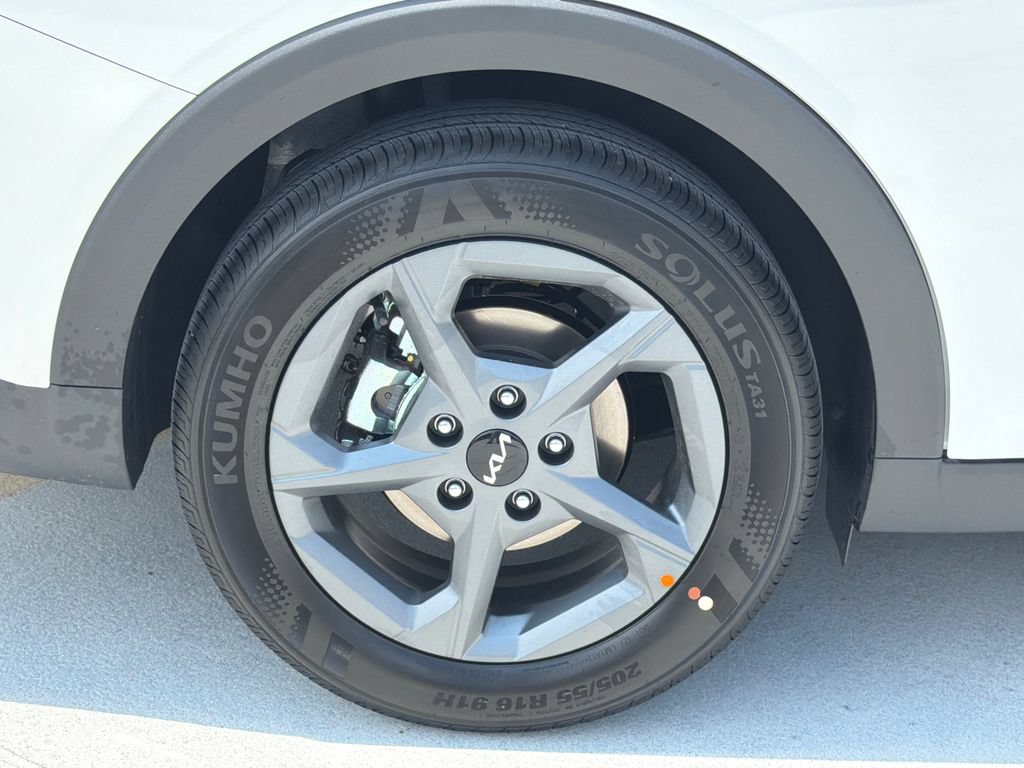 New 2026 Kia K4 FWD image 7