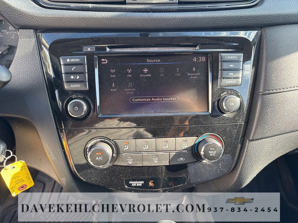 Used 2018 Nissan Rogue S image 15