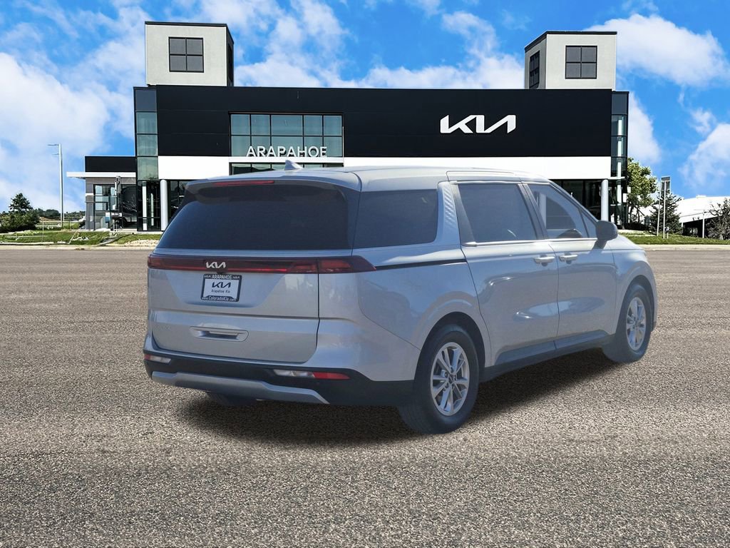 Used 2023 Kia Carnival LX image 6