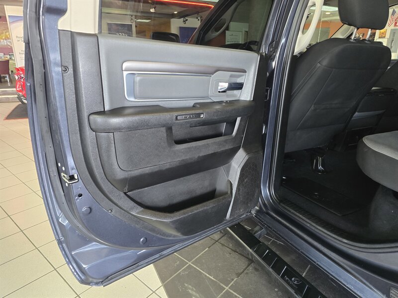 Used 2021 RAM 1500 Classic SLT image 11