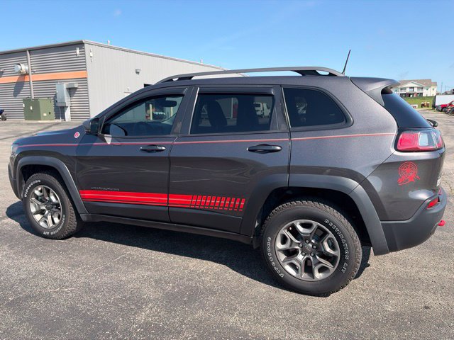 Used 2019 Jeep Cherokee Trailhawk AWD/4WD image 7