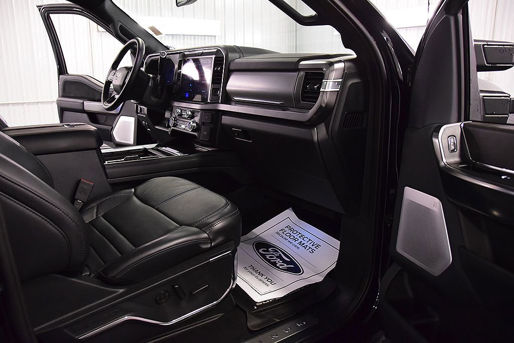 Used 2025 Ford F250 Platinum w/ Tremor Off-Road Package image 31