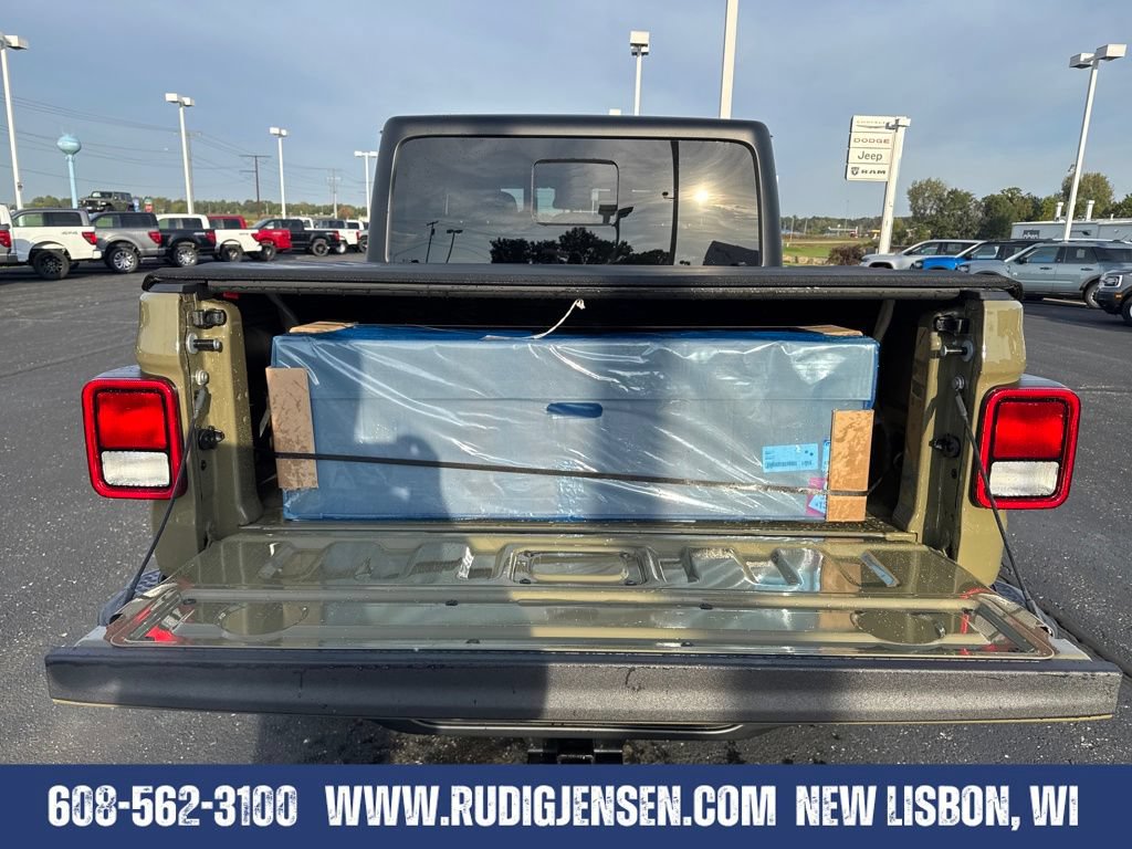 New 2025 Jeep Gladiator Sport w/ Dual Top Group AWD/4WD image 22